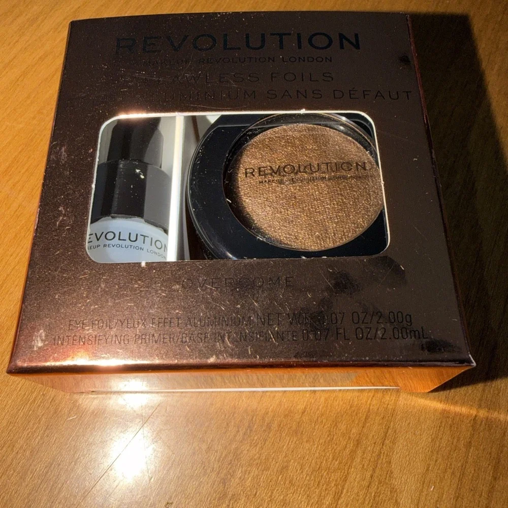 NEW Revolution Makeup Flawless Foils Overcome Eye Foil‎